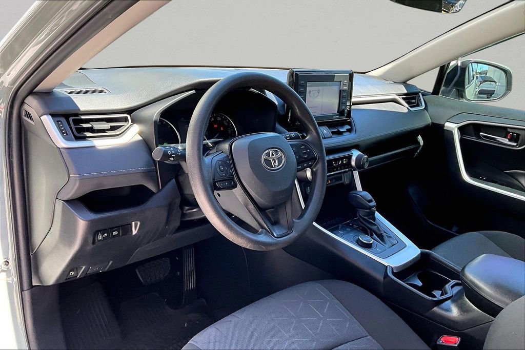 Used 2021 Toyota RAV4 XLE AWD/4WD image 16