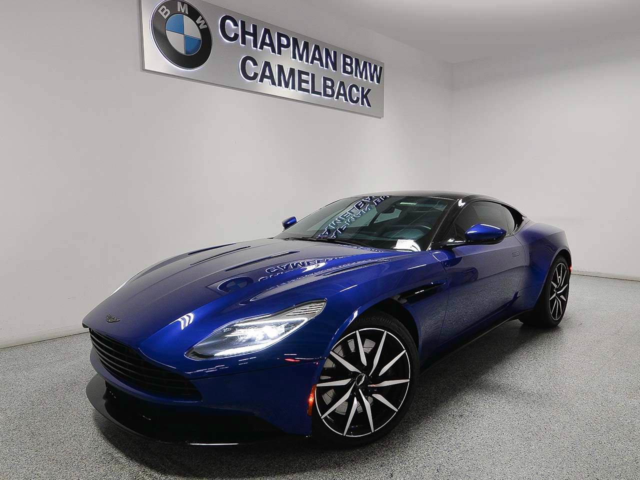 Used 2018 Aston Martin DB11 V12 RWD image 1