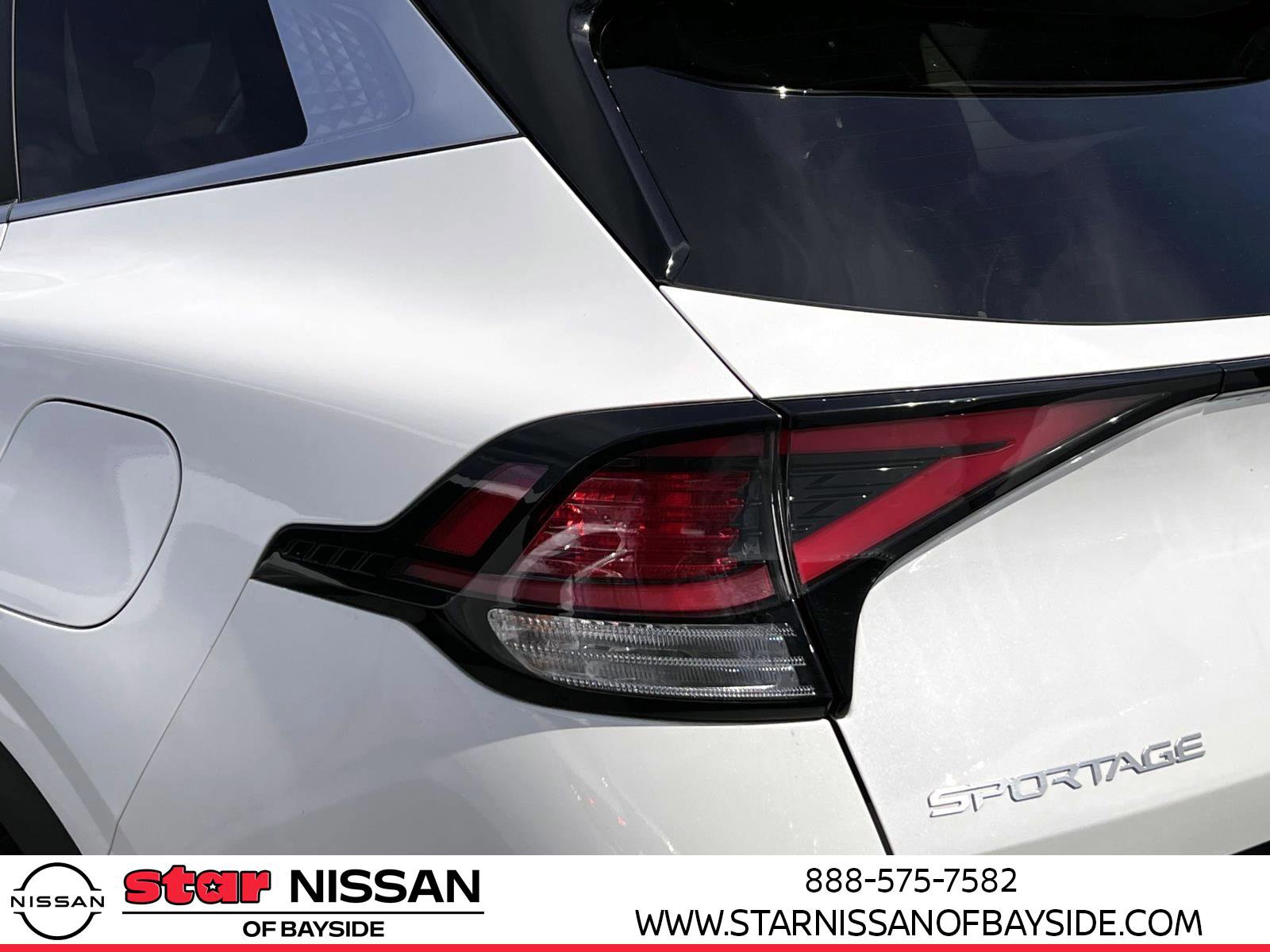 Used 2023 Kia Sportage LX image 8