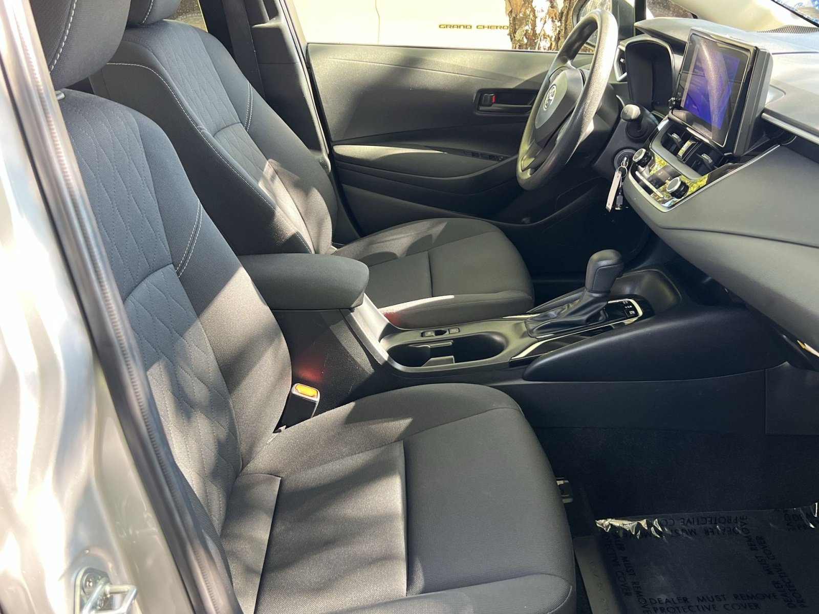 Used 2025 Toyota Corolla LE FWD image 26