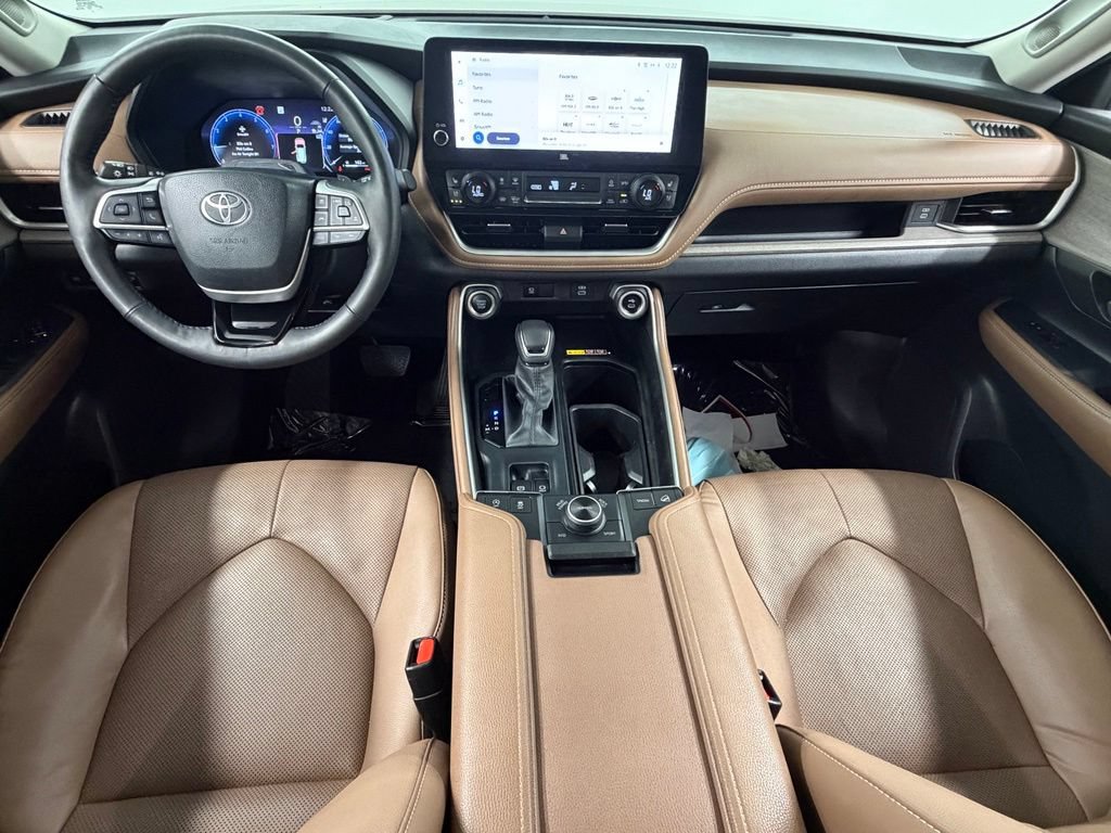 Certified 2024 Toyota Grand Highlander AWD image 37