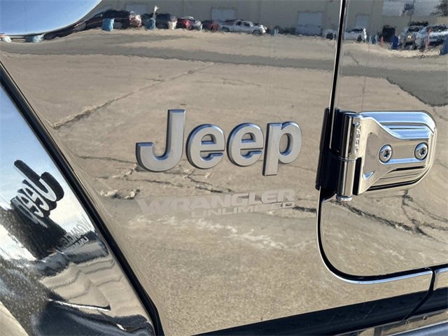 Used 2021 Jeep Wrangler Unlimited Sahara image 9