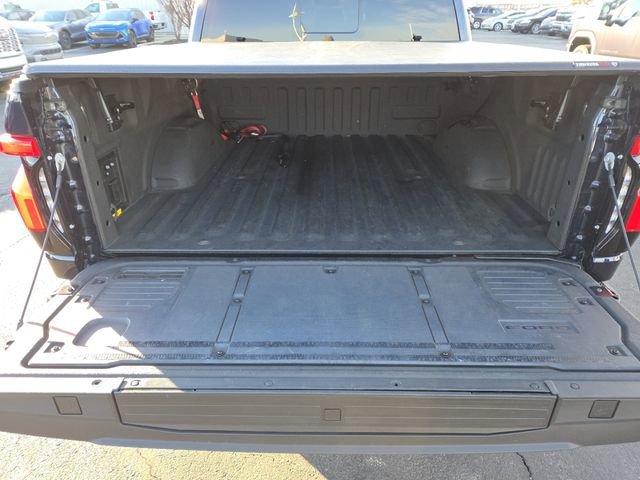 Used 2023 Ford F150 Lightning Platinum image 32