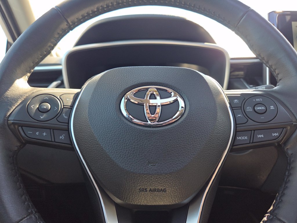 Used 2023 Toyota Corolla Cross XLE w/ Convenience Package FWD image 35