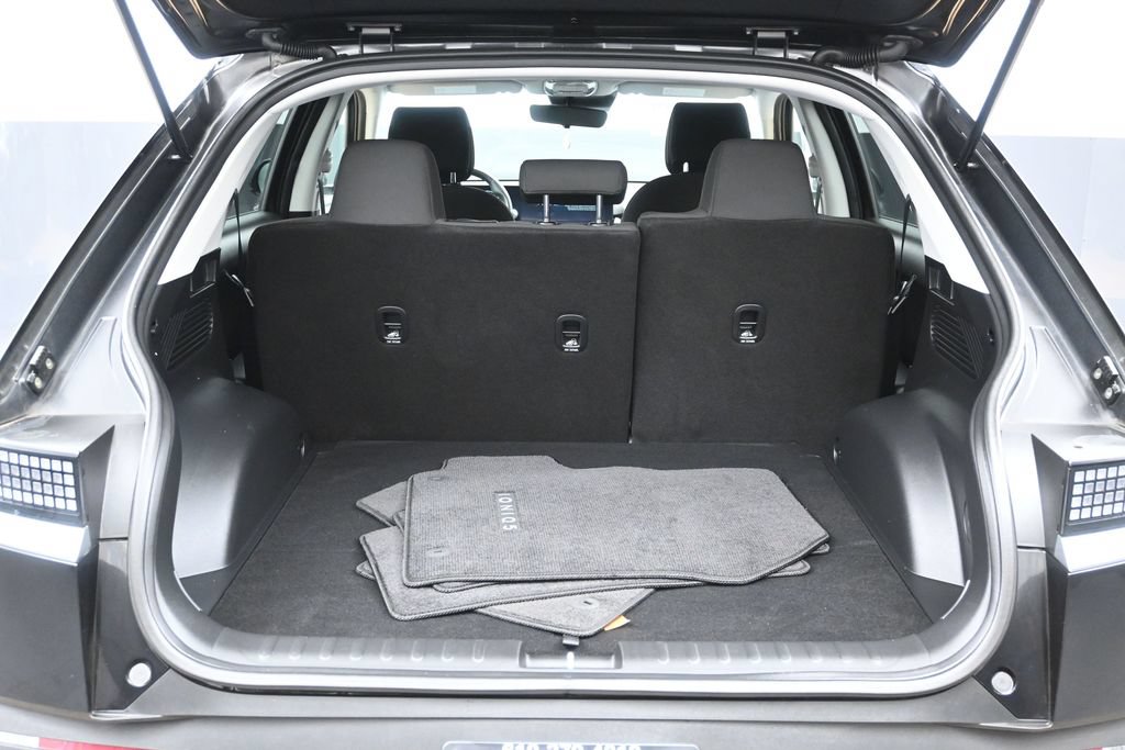 Used 2025 Hyundai Ioniq 5 SE RWD image 13