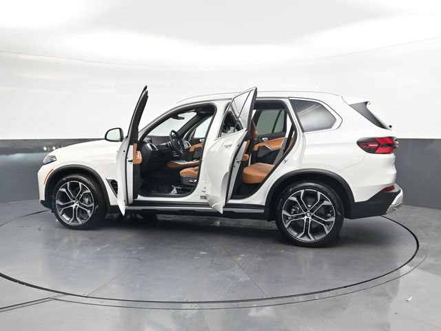 Used 2026 BMW X5 xDrive40i w/ Premium Package AWD/4WD image 41