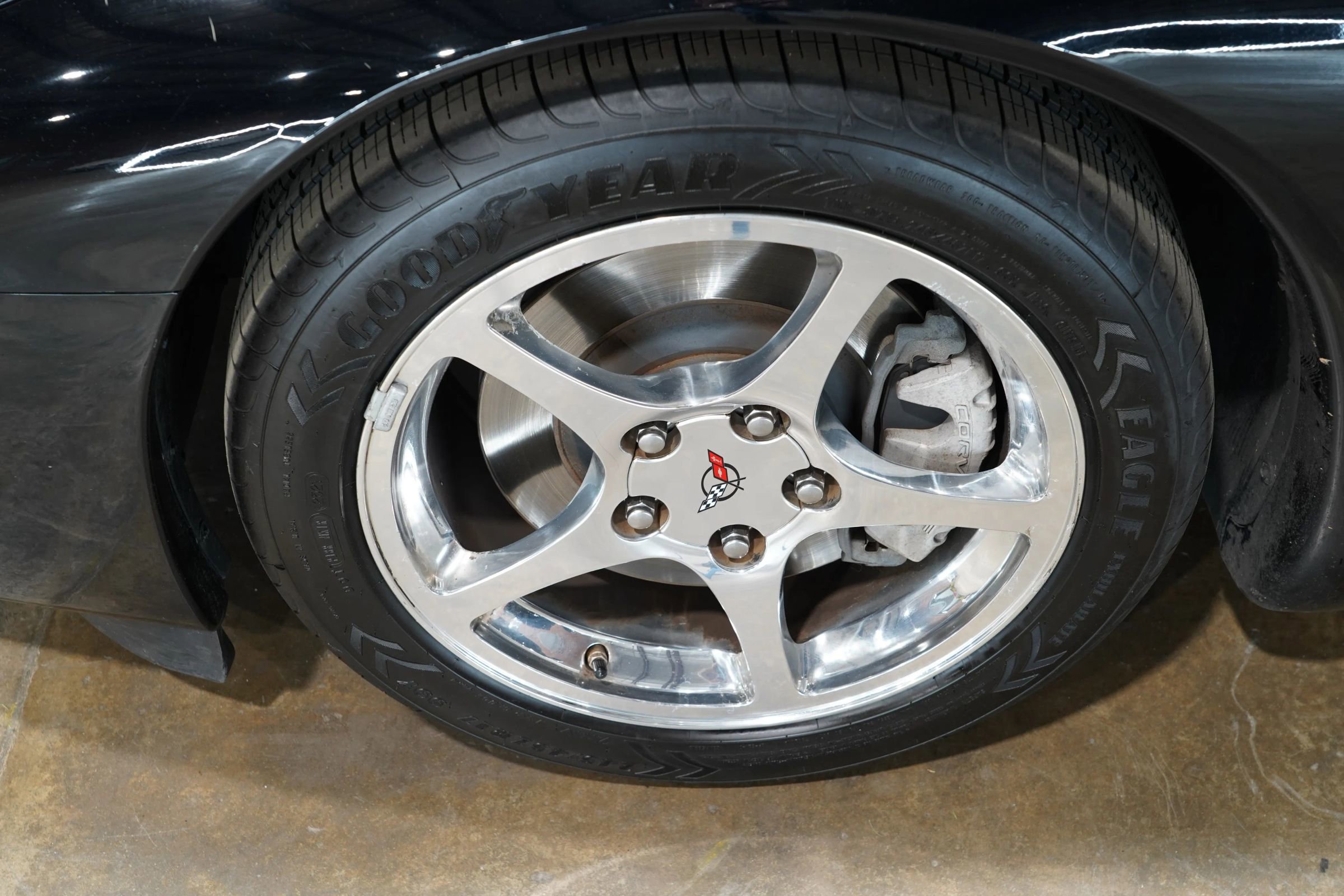 Used 2004 Chevrolet Corvette Convertible w/ Preferred Equipment Group image 37