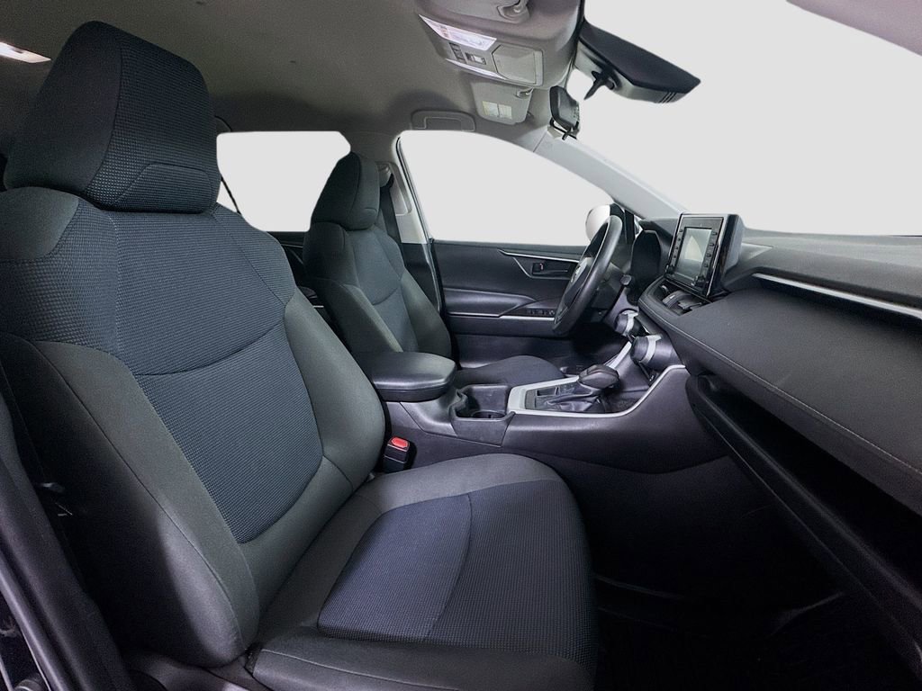 Used 2022 Toyota RAV4 LE image 24