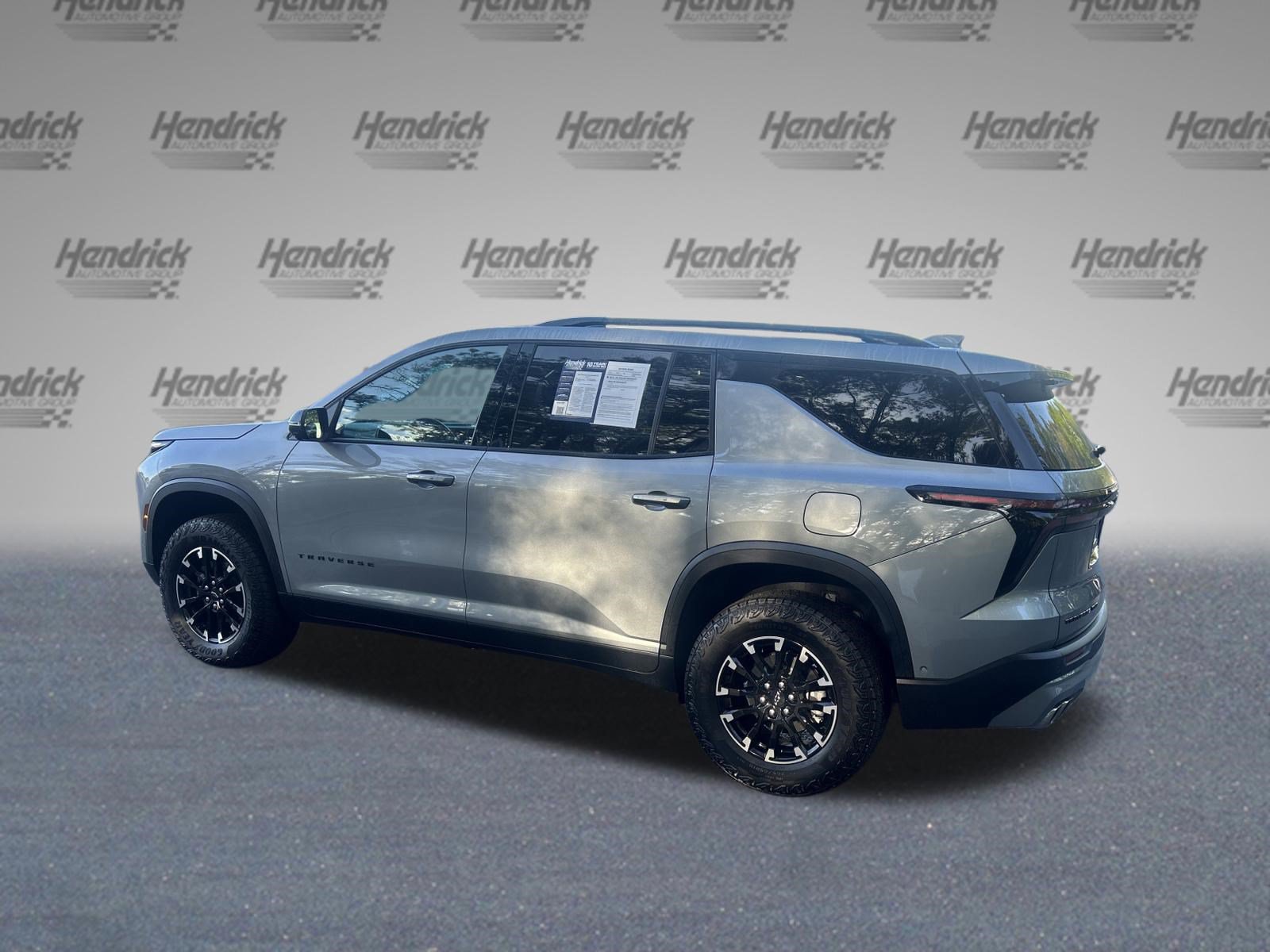 Used 2025 Chevrolet Traverse Z71 w/ Enhanced Driving Package AWD/4WD image 8