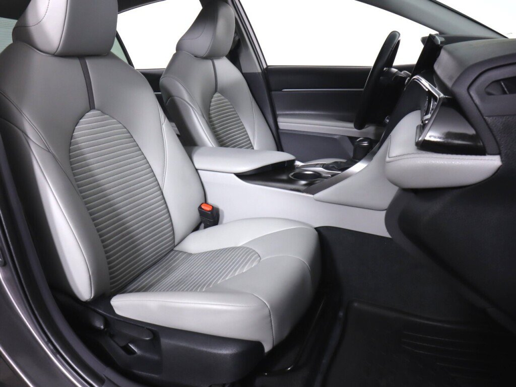 Used 2022 Toyota Camry SE FWD image 36