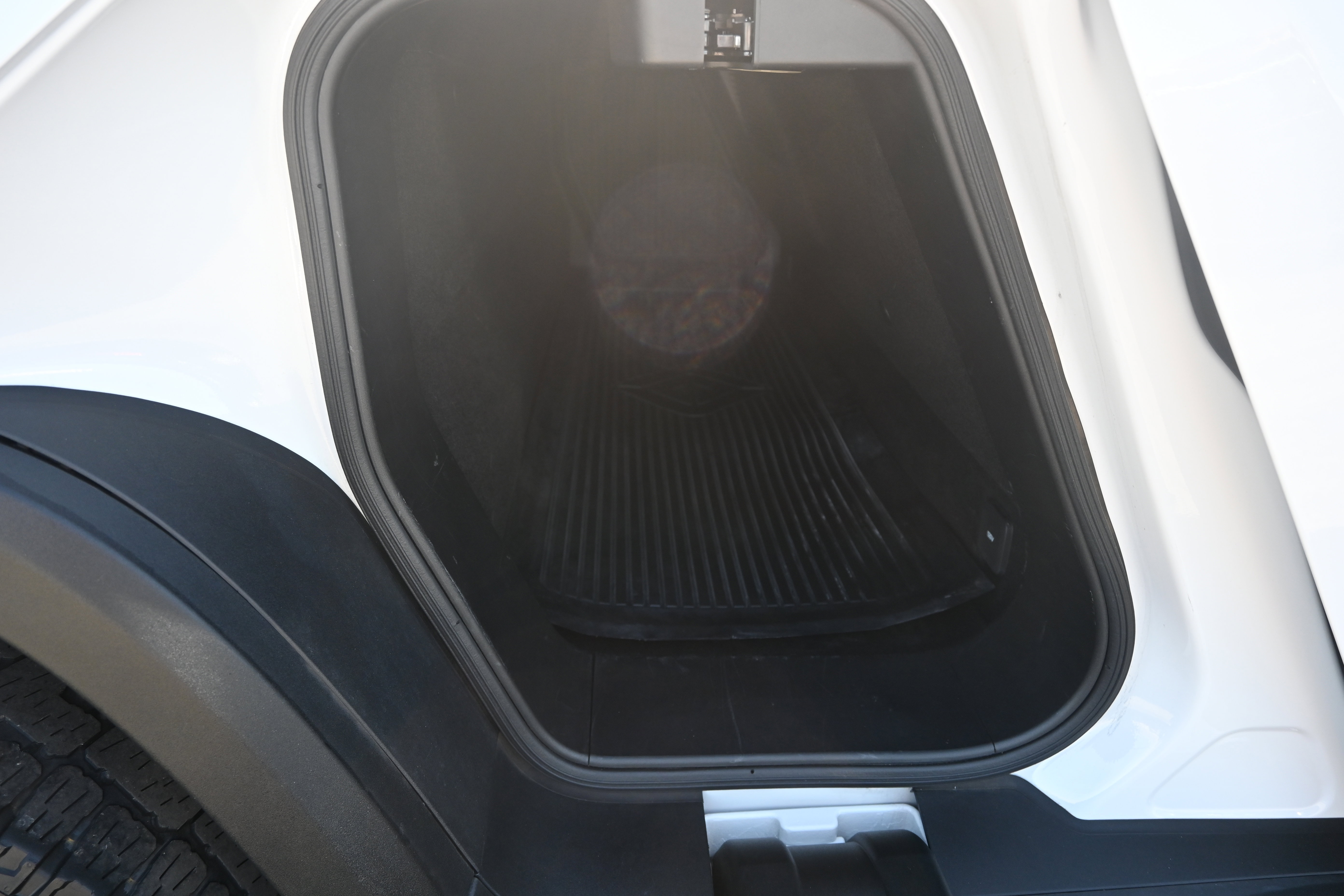 Used 2023 Rivian R1T Adventure image 29