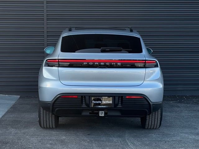 New 2025 Porsche Macan Electric RWD image 6