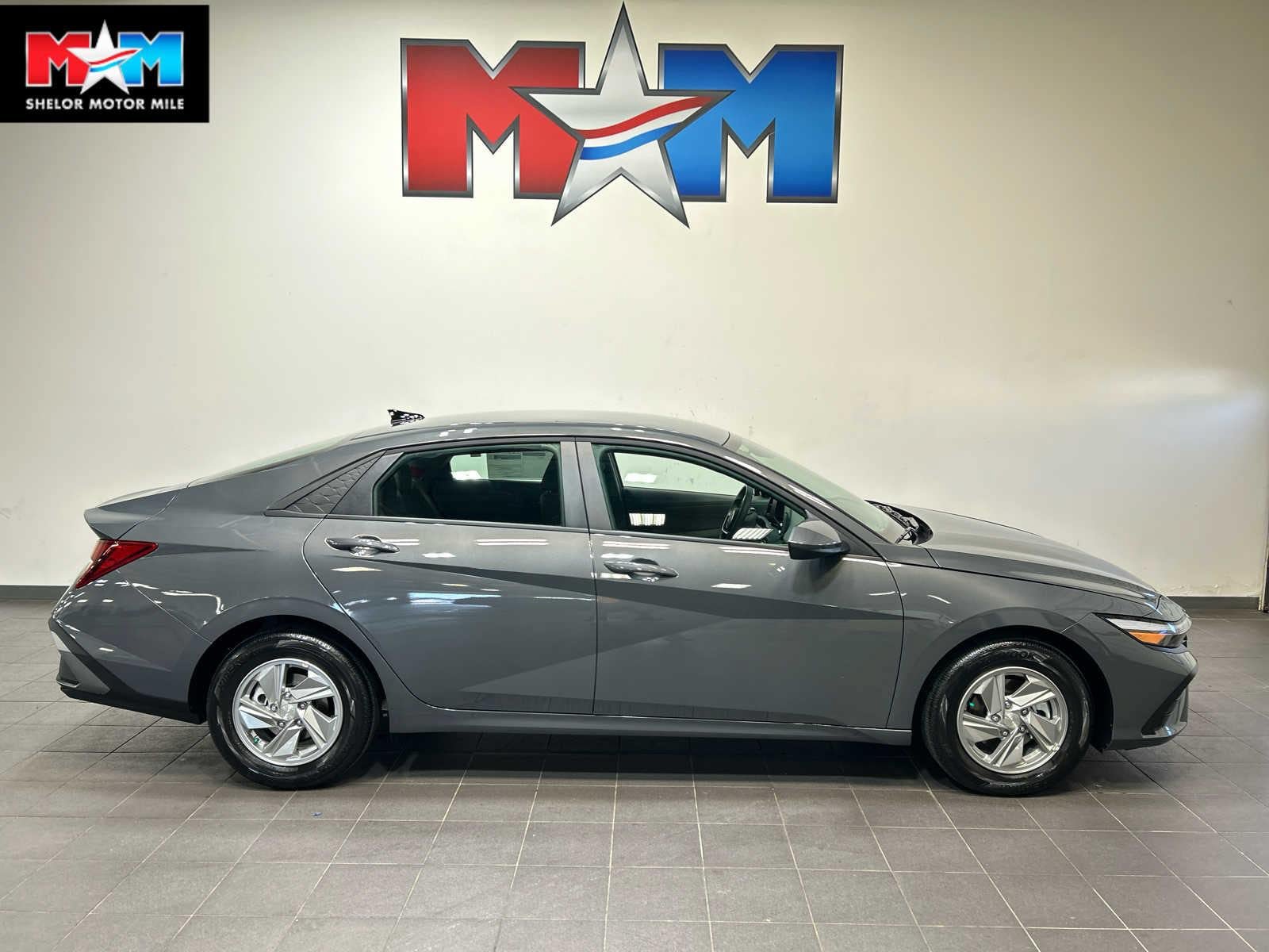New 2026 Hyundai Elantra SE