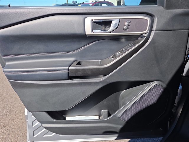Used 2020 Ford Explorer XLT w/ Equipment Group 202A image 18