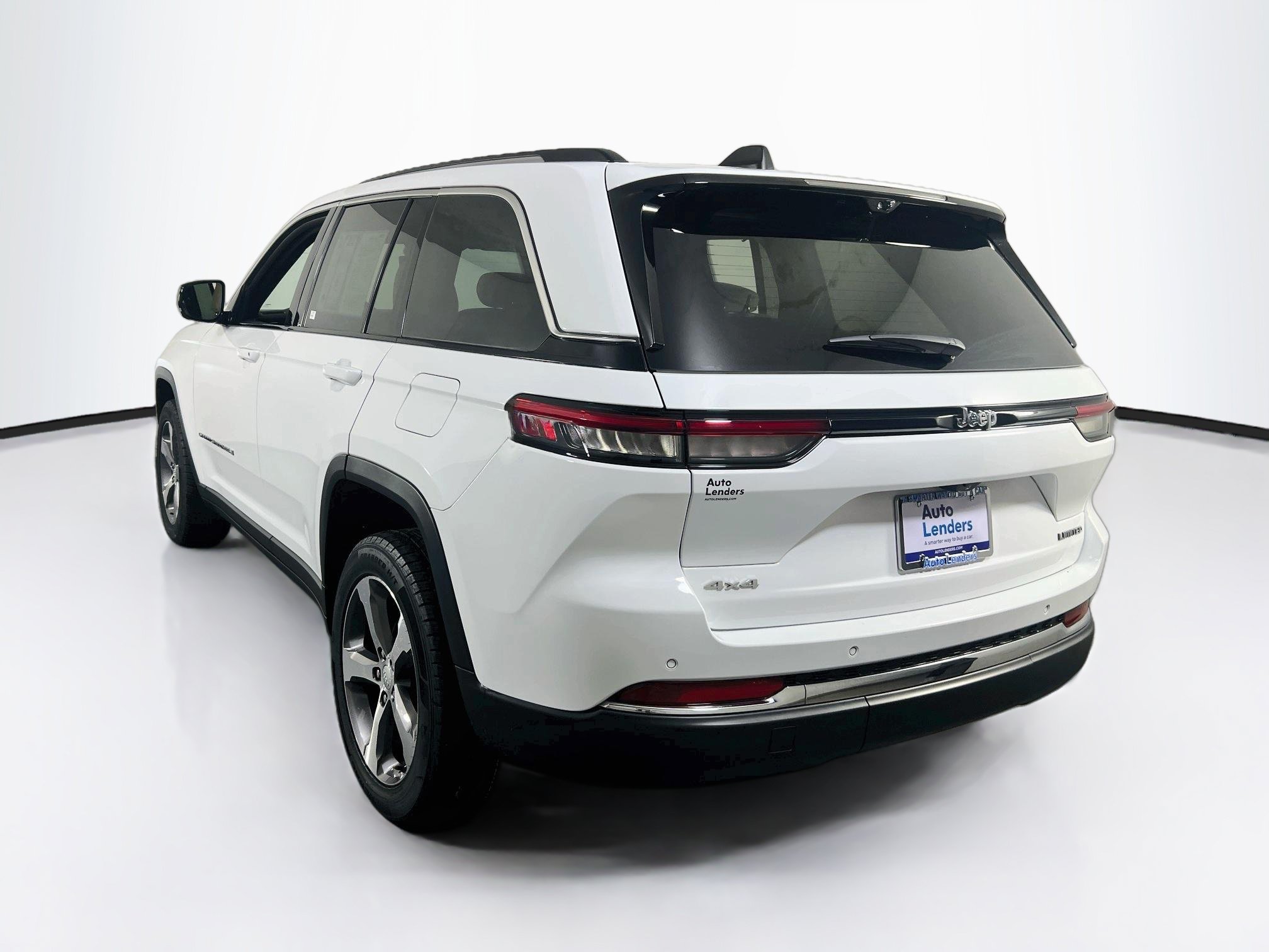 Used 2023 Jeep Grand Cherokee Limited w/ Luxury Tech Group II AWD/4WD image 7