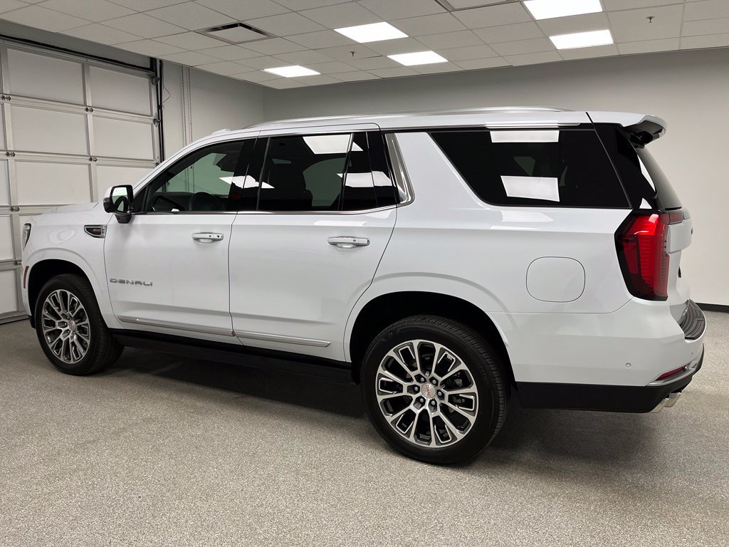 Used 2026 GMC Yukon Denali w/ Sun & Power Step Package AWD/4WD image 7