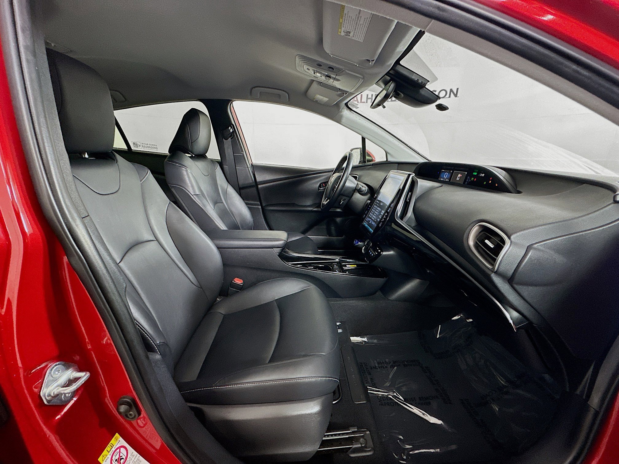 Used 2021 Toyota Prius Prime XLE image 28