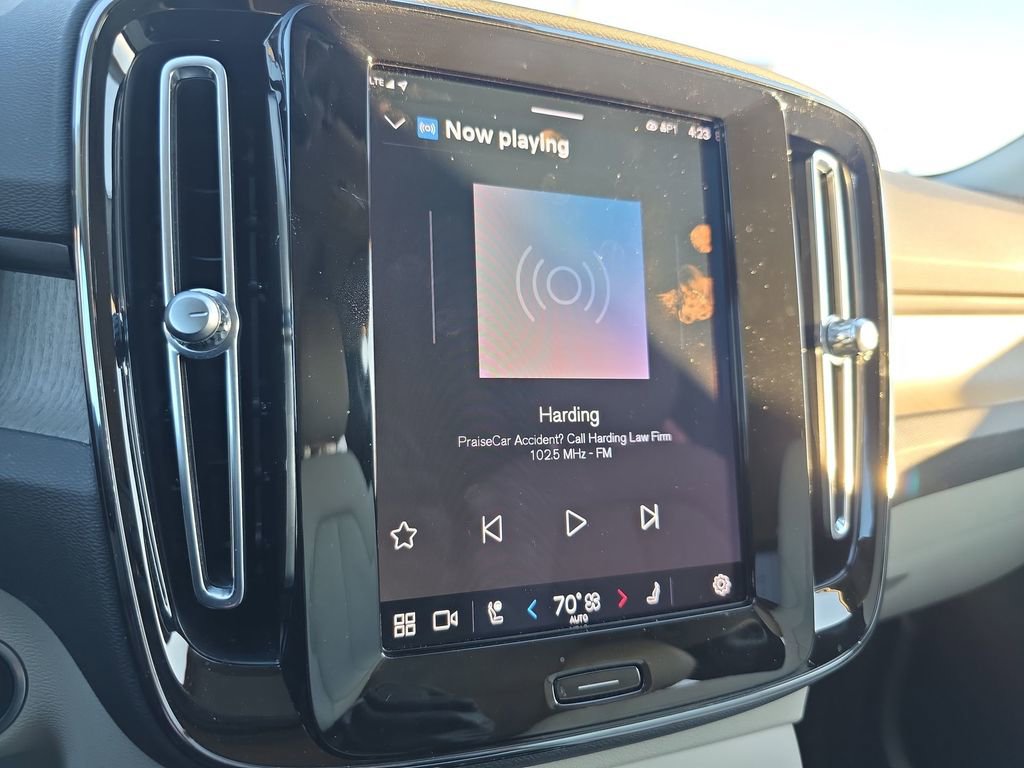 Certified 2023 Volvo XC40 B5 Plus w/ Driver Assist Package image 23