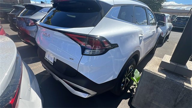 Used 2025 Kia Sportage EX image 3