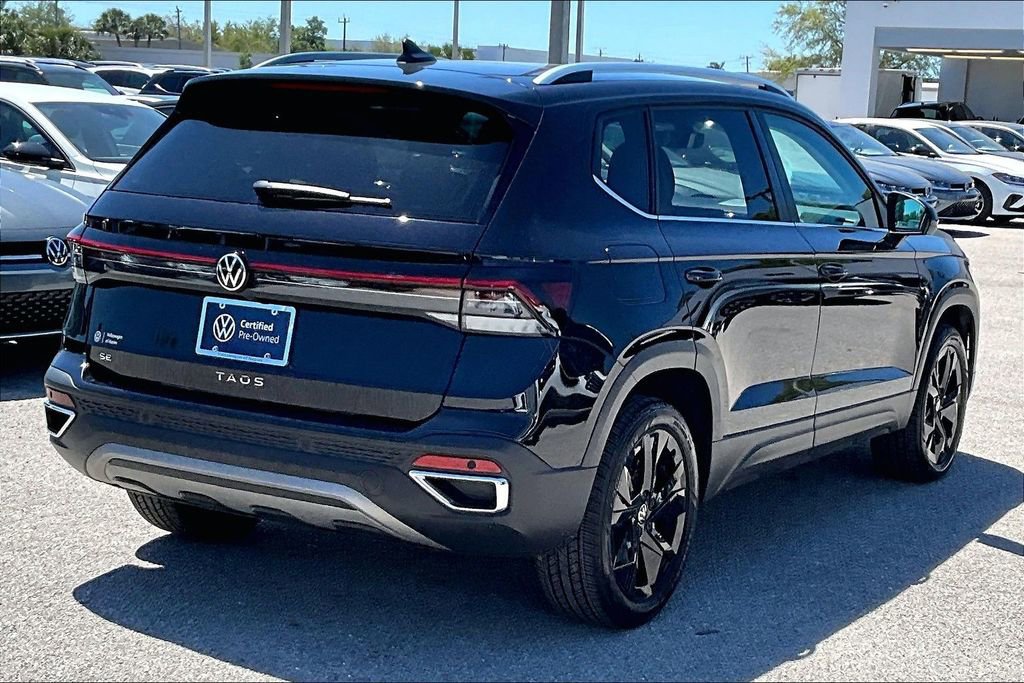 Certified 2025 Volkswagen Taos SE w/ Panoramic Sunroof Package image 5