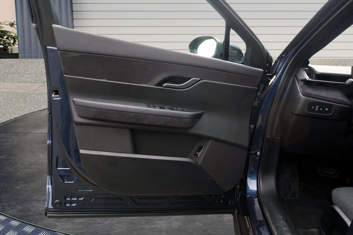Used 2023 Fisker Ocean Ultra AWD/4WD image 14