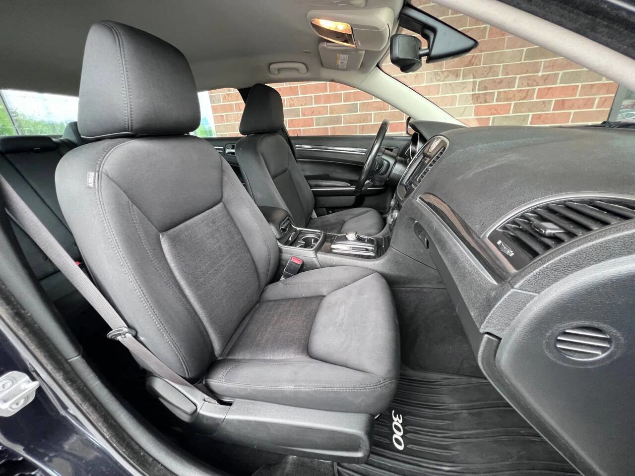 Used 2019 Chrysler 300 Touring w/ Sport Appearance Package image 19