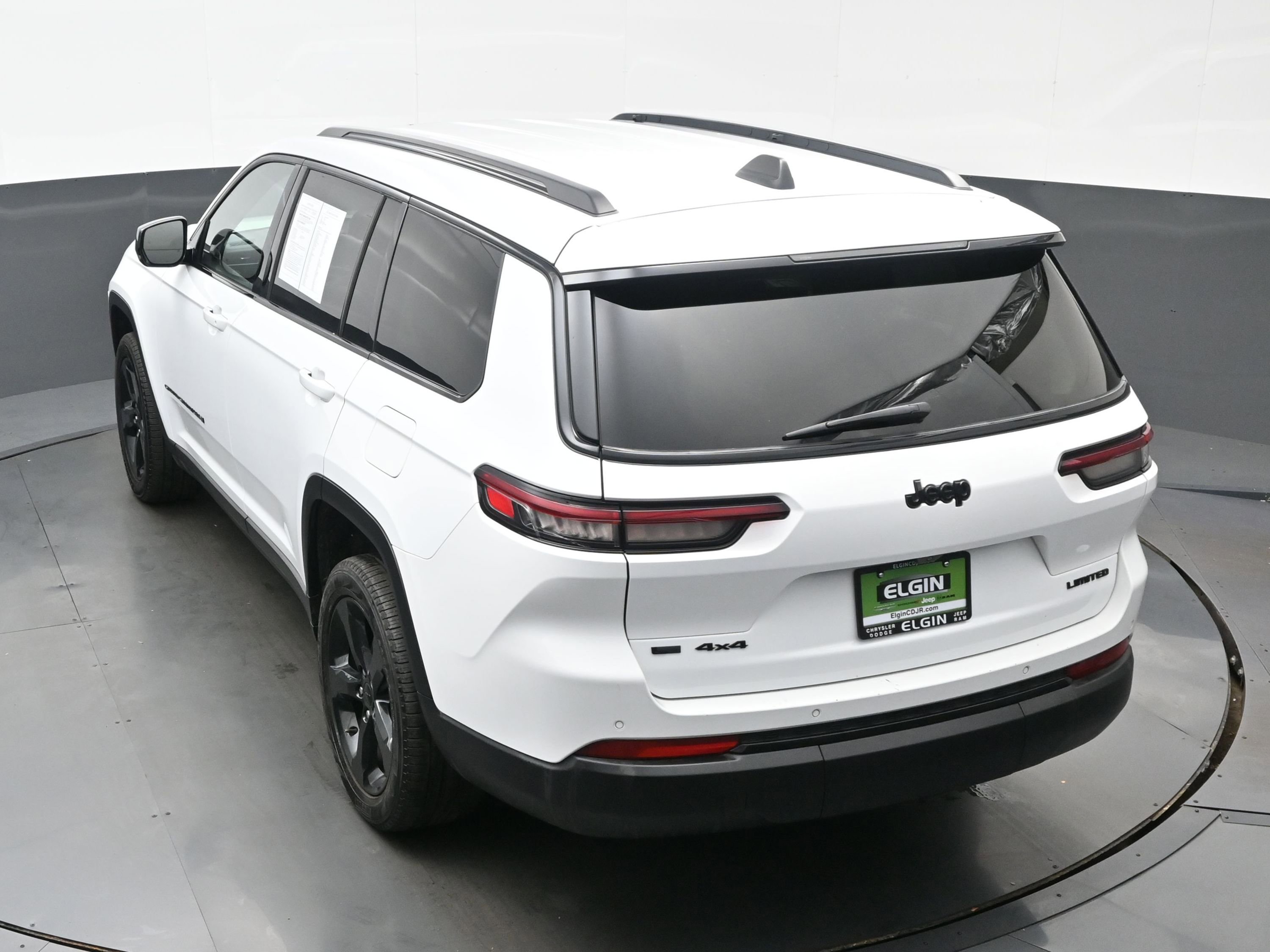 Used 2023 Jeep Grand Cherokee L Limited w/ Black Appearance Package image 38