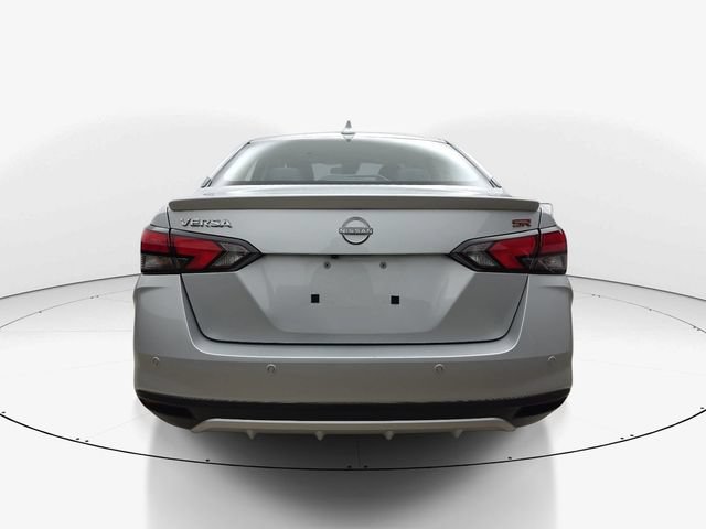 Used 2024 Nissan Versa SR FWD image 7
