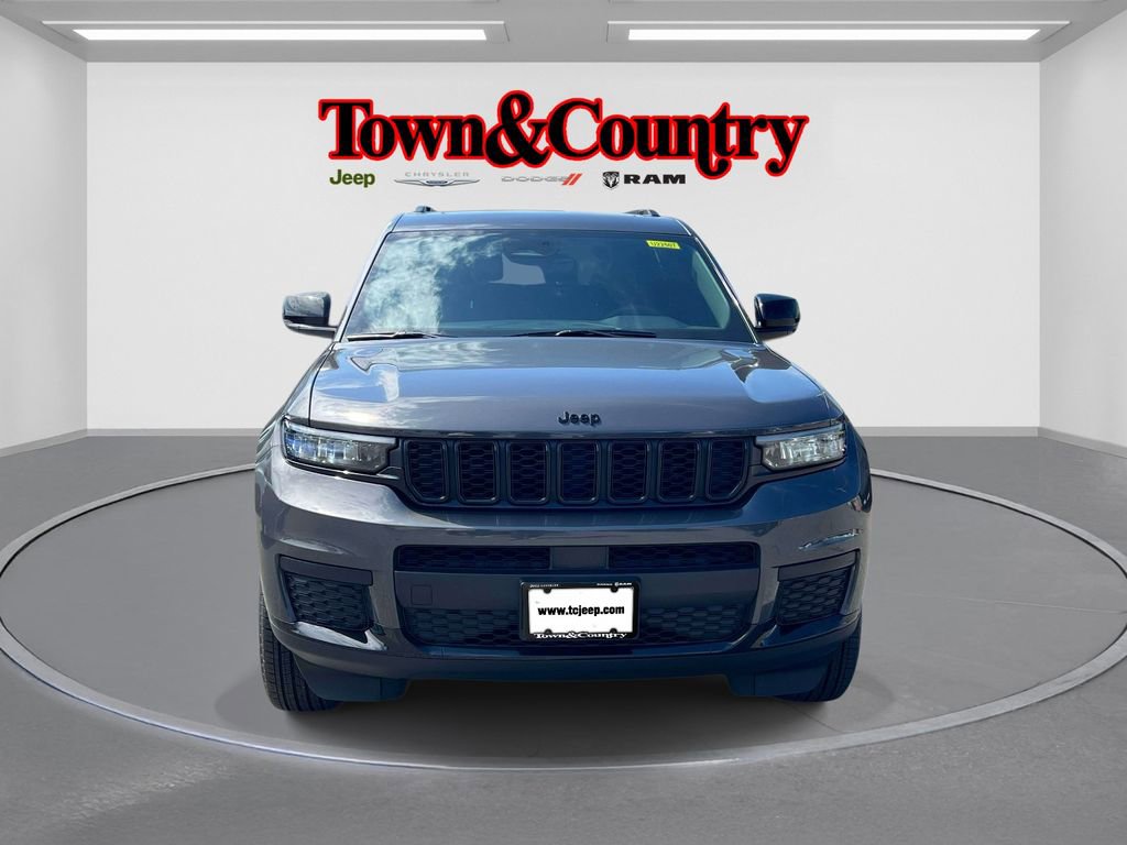Certified 2025 Jeep Grand Cherokee L Altitude AWD/4WD image 2