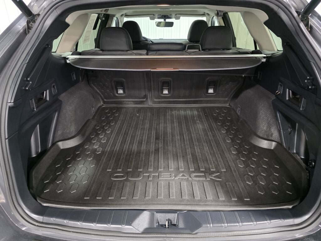 Used 2020 Subaru Outback Onyx Edition XT AWD/4WD image 11