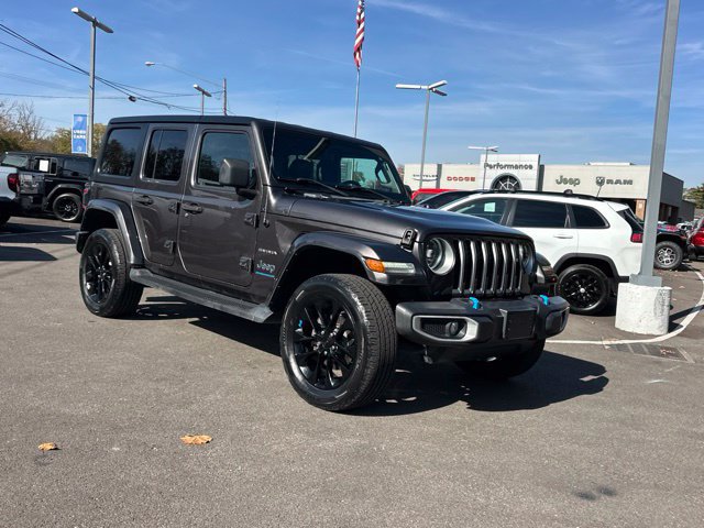 Used 2023 Jeep Wrangler Unlimited Sahara w/ Cold Weather Group AWD/4WD image 21