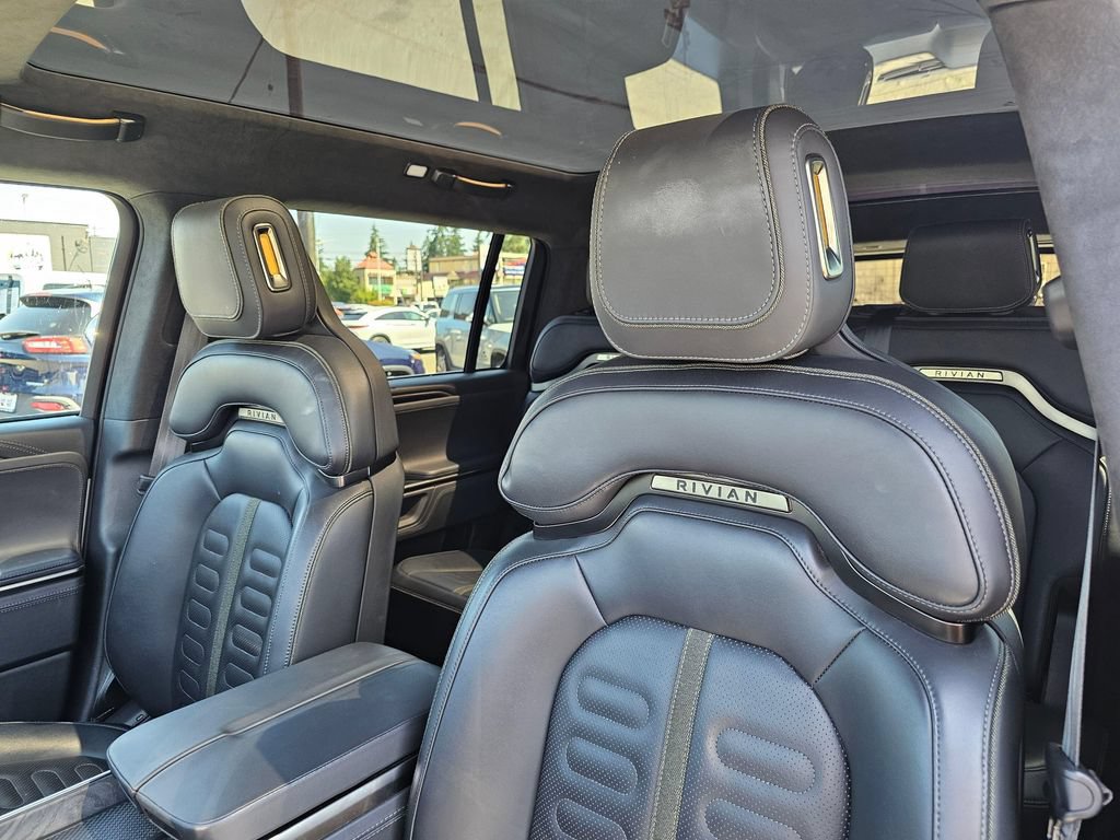 Used 2025 Rivian R1S Adventure Dual AWD/4WD image 21