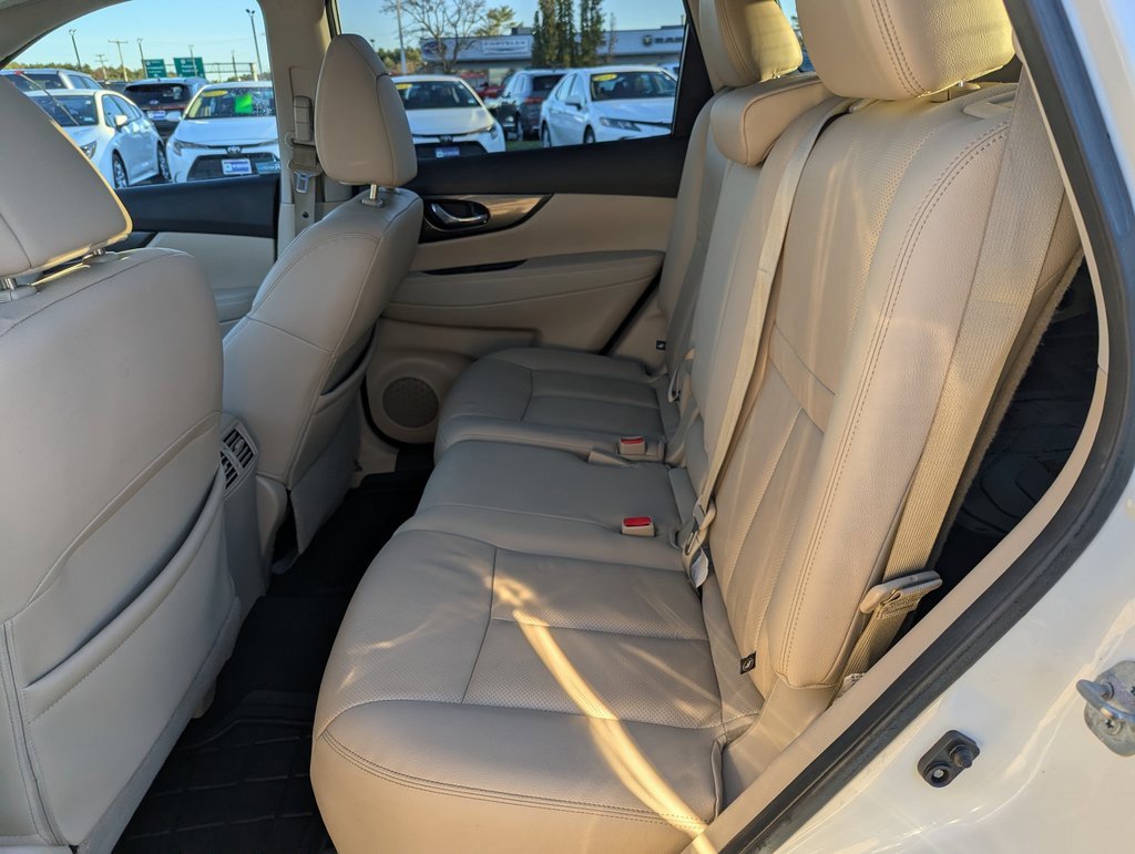 Used 2016 Nissan Rogue SL w/ SL Premium Package image 17