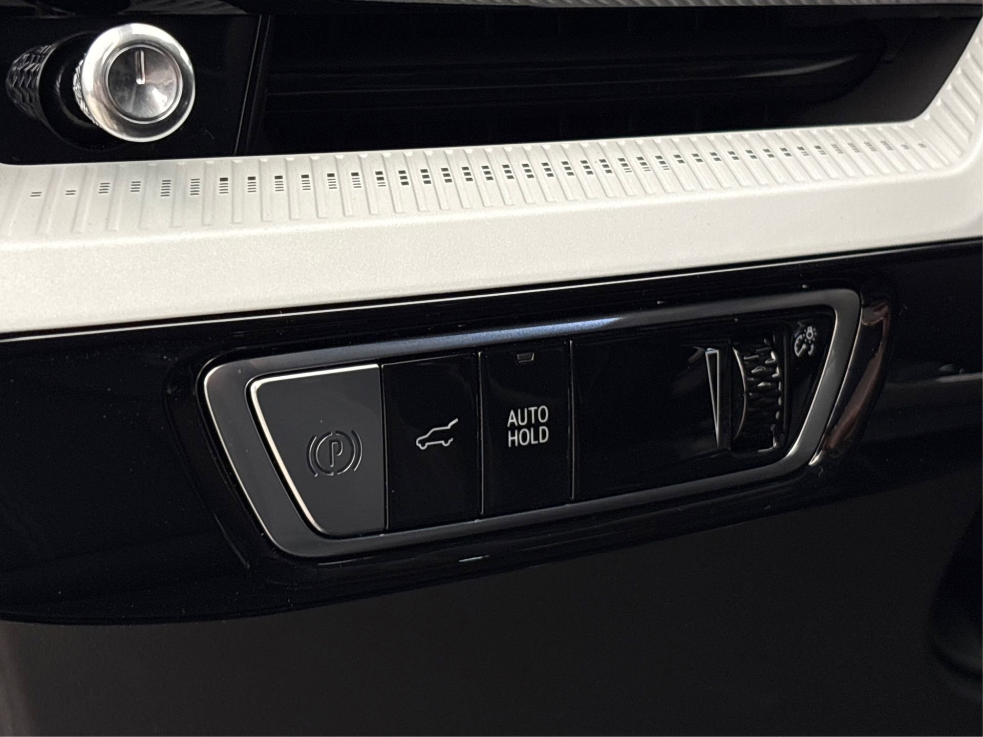 New 2025 Cadillac Optiq Luxury 1 image 20