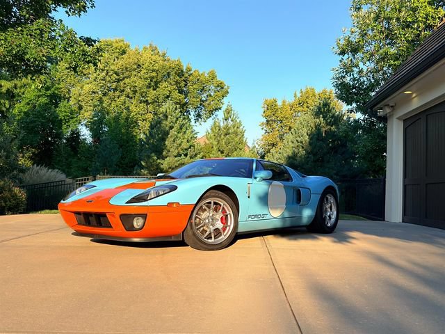 Used 2006 Ford GT RWD image 70