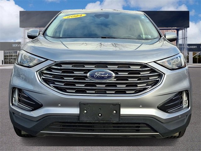 Used 2024 Ford Edge Titanium image 2