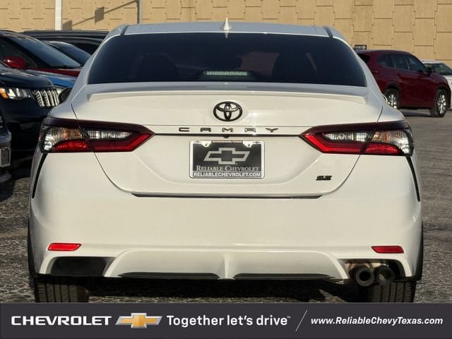 Used 2023 Toyota Camry SE FWD image 7