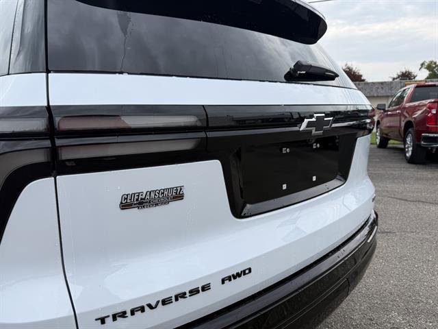 New 2026 Chevrolet Traverse RS w/ LPO, Floor Liner Package image 25