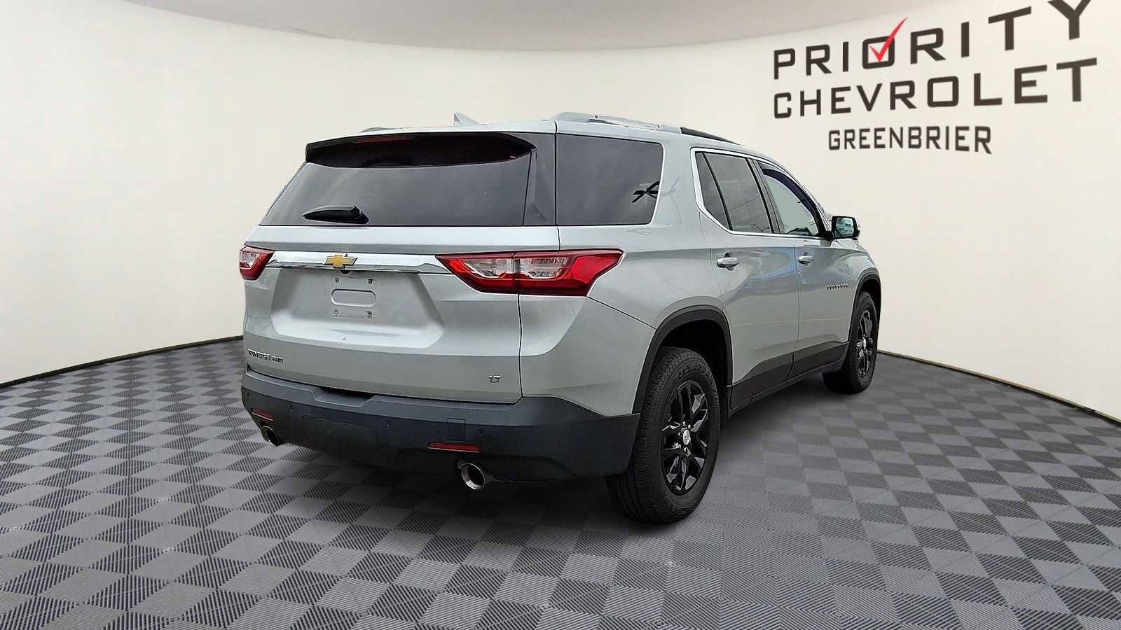Used 2018 Chevrolet Traverse LT image 8