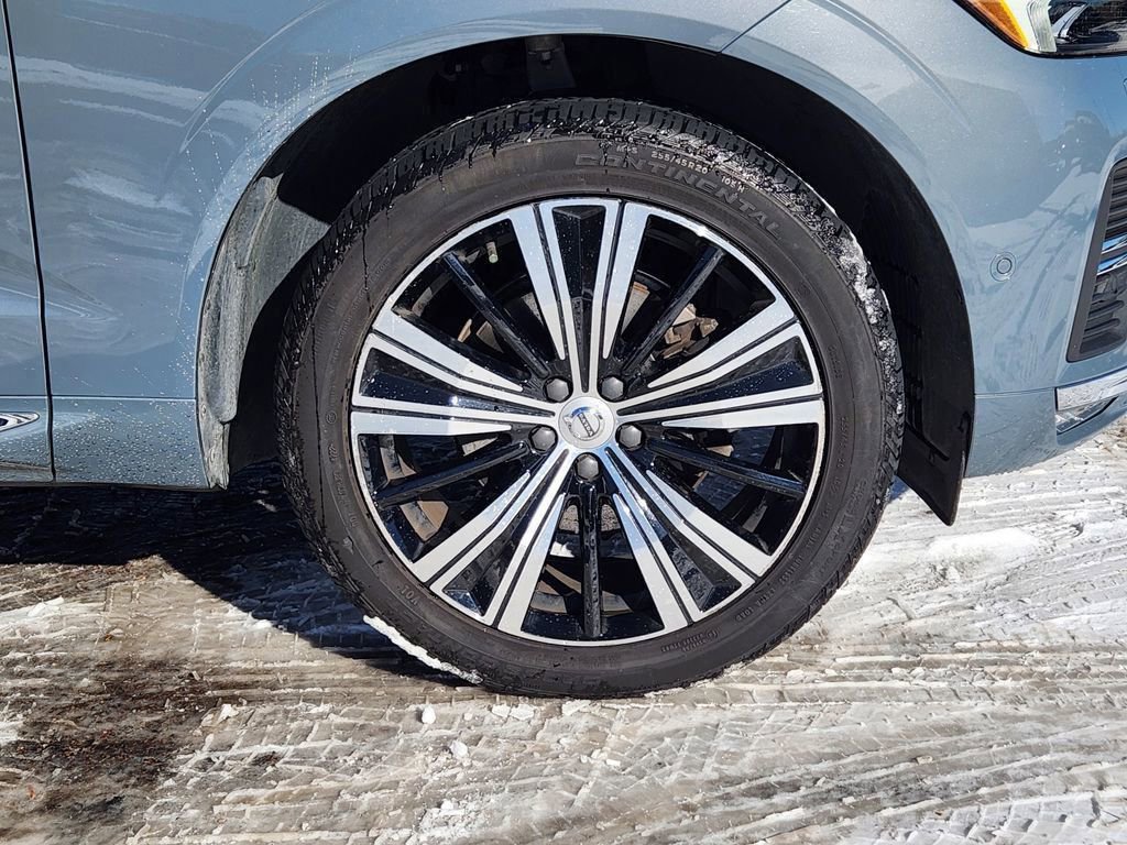 Used 2023 Volvo XC60 B5 Plus image 33