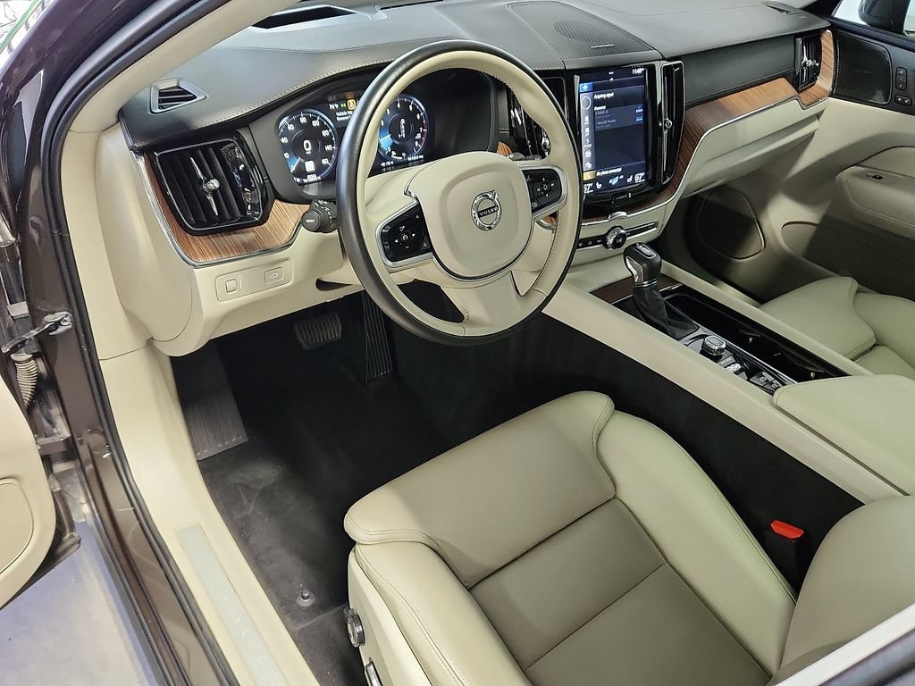 Used 2020 Volvo XC60 T6 Inscription AWD/4WD image 4