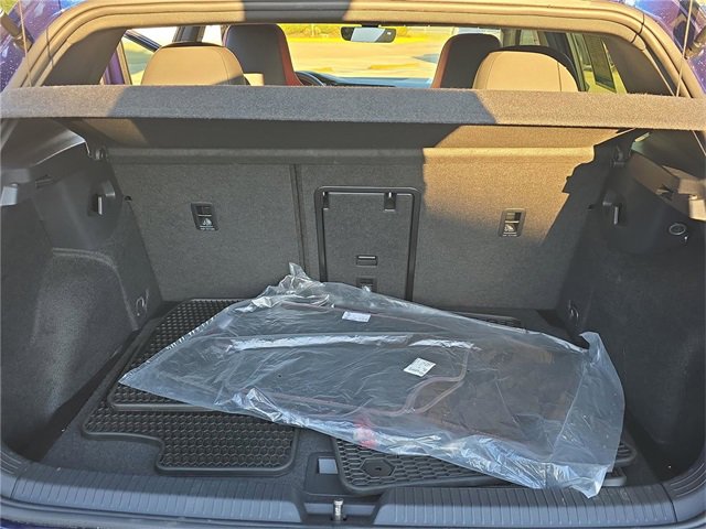 Used 2022 Volkswagen GTI SE image 24