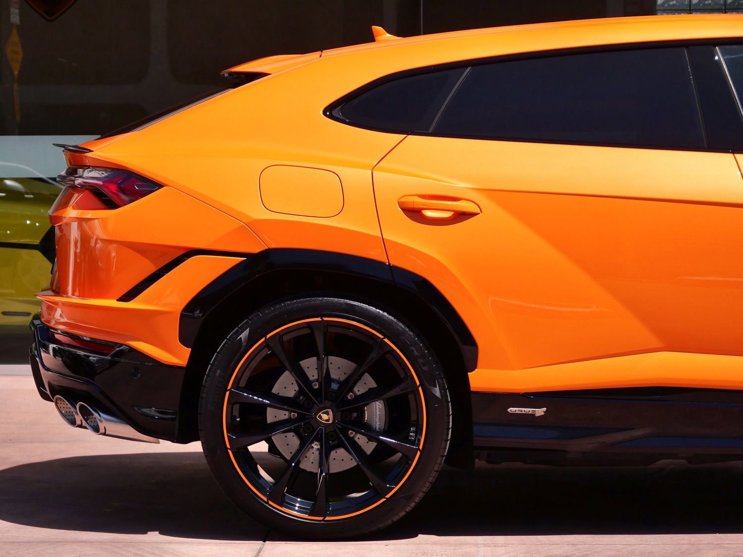Used 2024 Lamborghini Urus S AWD/4WD image 12