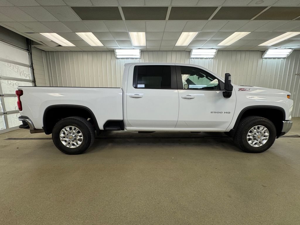 Used 2025 Chevrolet Silverado 2500 LT AWD/4WD image 5