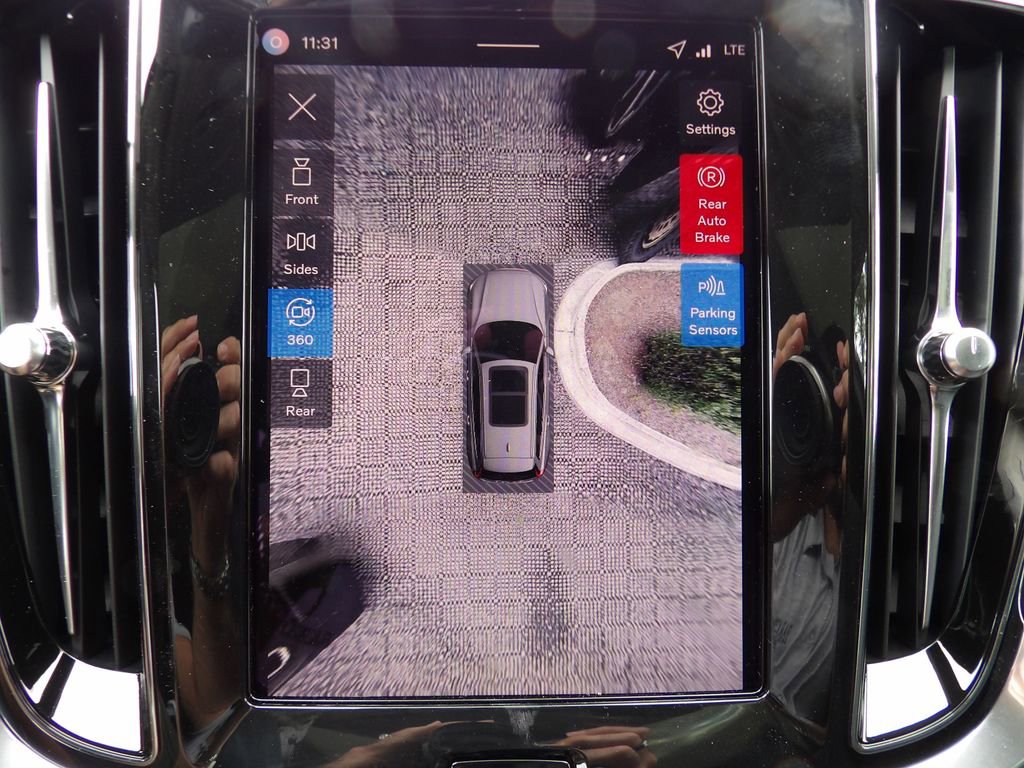 New 2026 Volvo V60 B5 Cross Country Plus w/ Protection Package Premier image 21