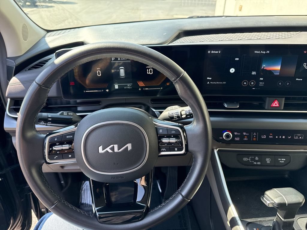 Certified 2025 Kia Carnival FWD image 23