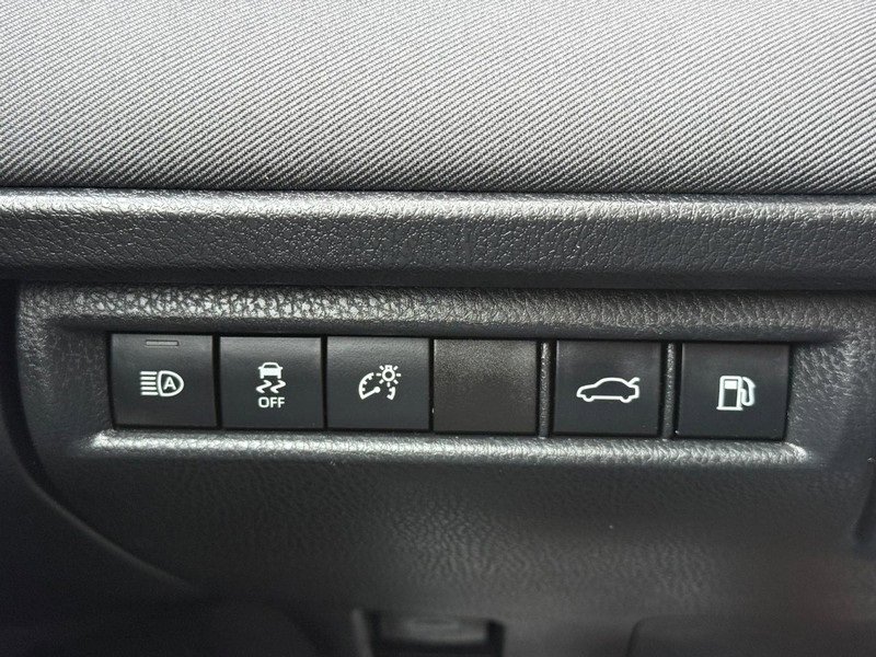 Used 2025 Toyota Camry LE image 29