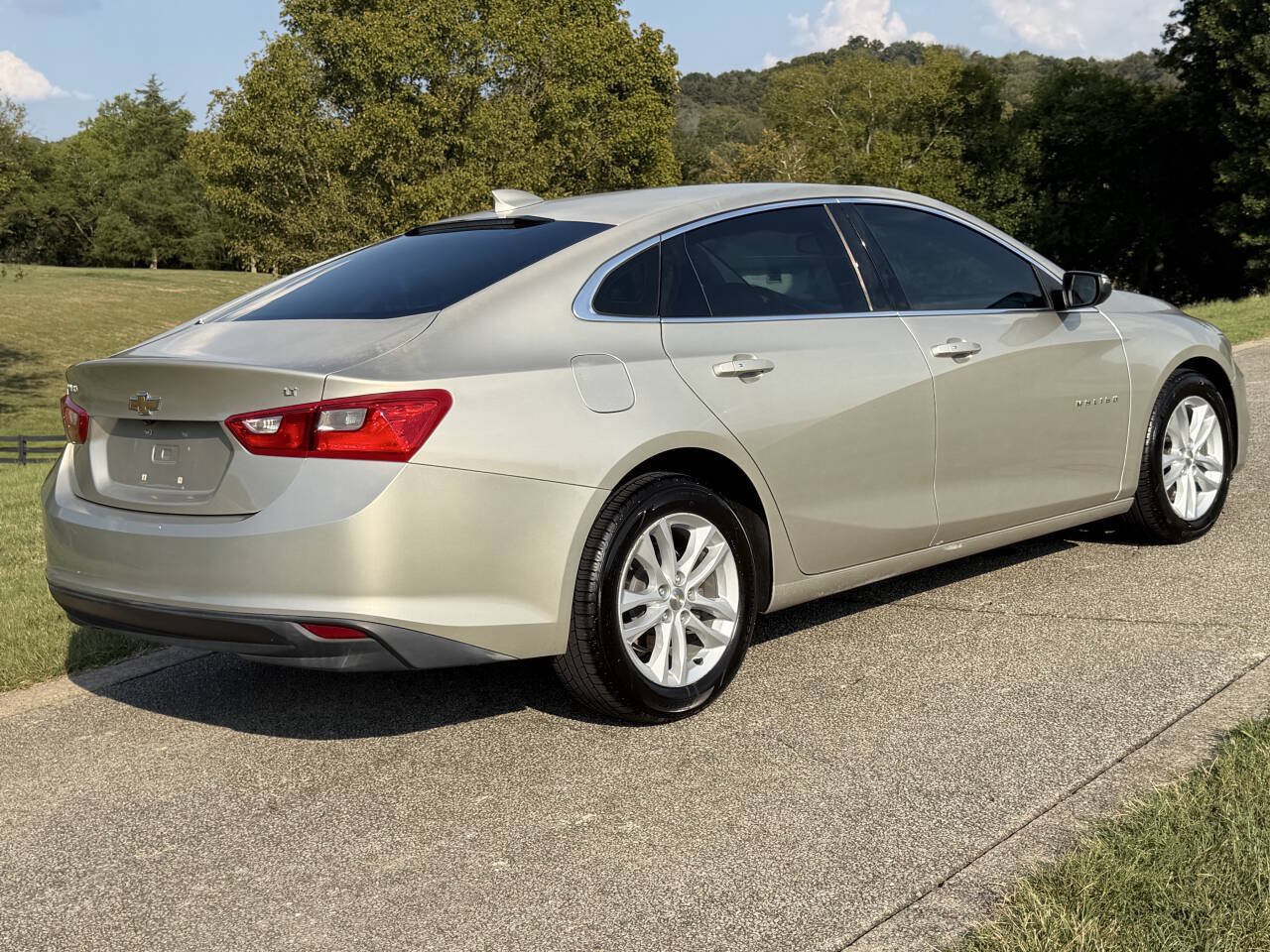 Used 2016 Chevrolet Malibu LT w/ Leather Package FWD image 26