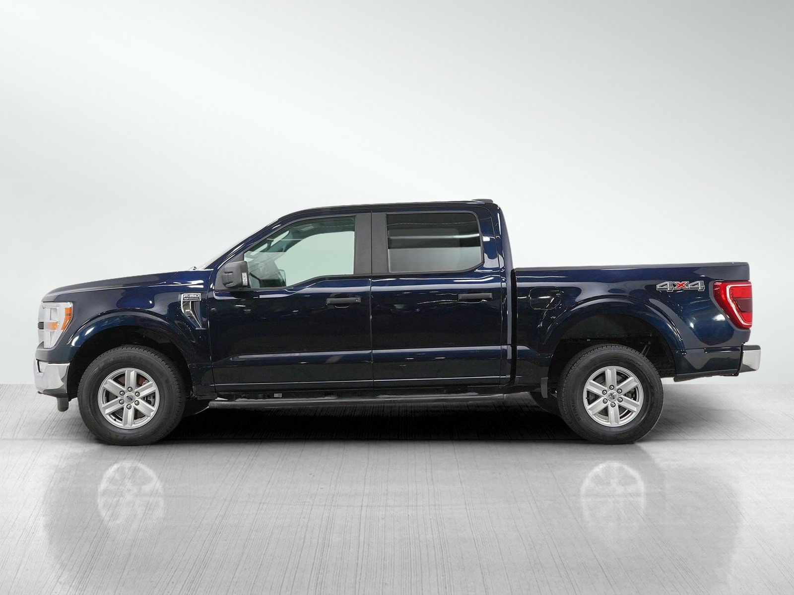 Used 2021 Ford F150 XLT w/ Trailer Tow Package AWD/4WD image 2
