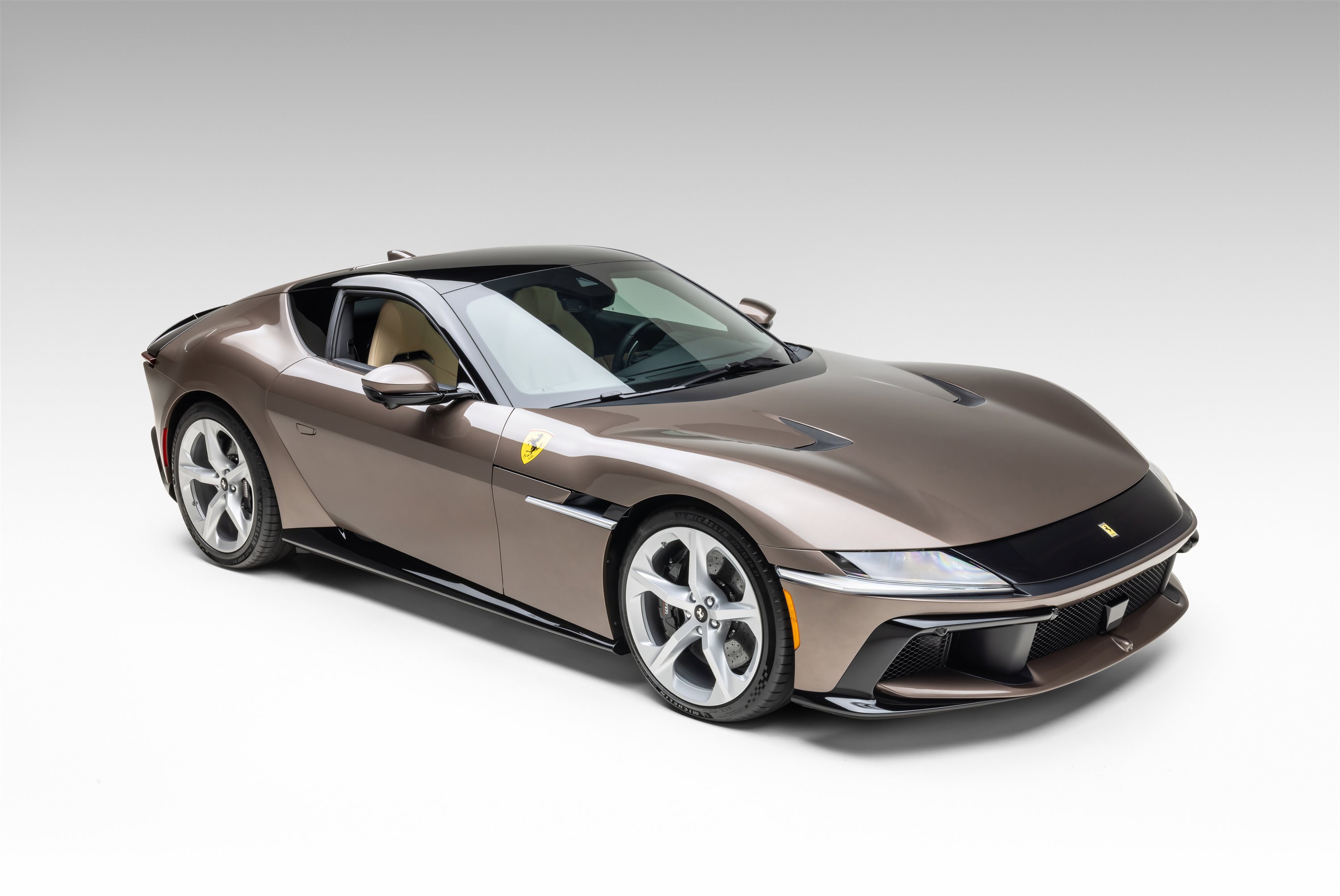 Certified 2025 Ferrari 12Cilindri image 6